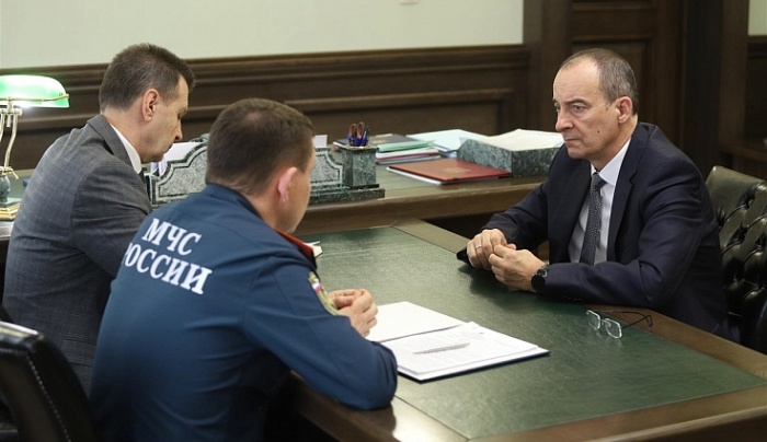 Юрий Бурлачко обсудил с начальником МЧС края вопросы безопасности и сотрудничества