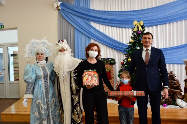 Новогодний подарок: ноутбуки от Афипского НПЗ