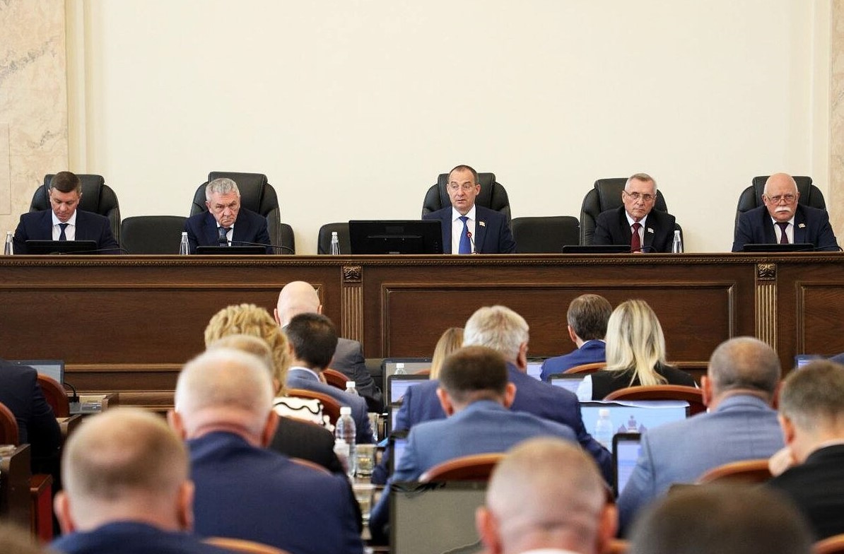 Депутат ЗСК Виктор Тепляков принял участие в 17-й сессии краевого парламента