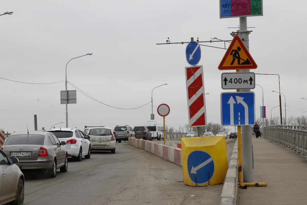 На Тургеневском мосту заменили деформационные швы