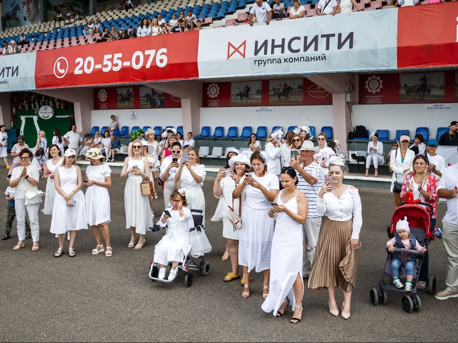 ГК «ИНСИТИ» - генеральный спонсор летнего скакового сезона