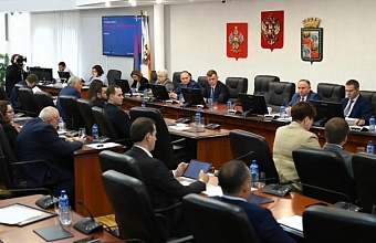 На заседании городской Думы Краснодара представили вновь избранных депутатов по двум округам