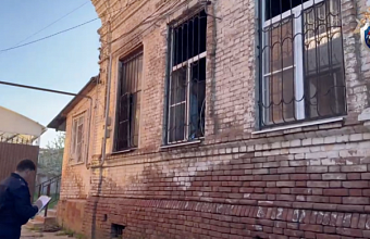 В Армавире при пожаре в доме погибла женщина