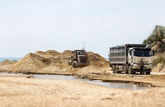 В Анапе песком отсыпали более 7,4 км пляжей