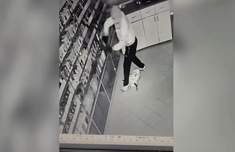 В Хадыженске мужчина украл из магазина 19 телефонов на миллион рублей