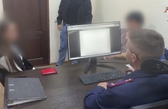 В Сочи пьяная женщина напала с ножом на незнакомку 