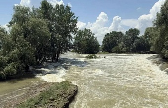 В Крымском районе прорыв дамбы привел к затоплению более 2,2 тыс. га сельхозугодий 