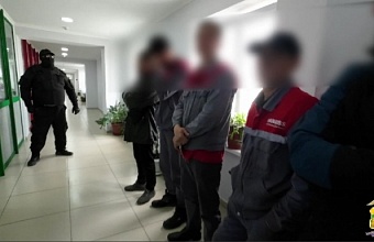 В Крымске на заводе задержали нелегальных трудовых мигрантов 