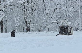 Режим ЧС ввели в Адыгее из-за сильного снегопада 