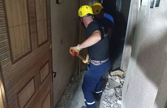 В Краснодаре продолжают устранять последствия атаки беспилотников