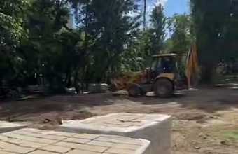 Глава Краснодара проверил ход работ по благоустройству сквера Пограничников