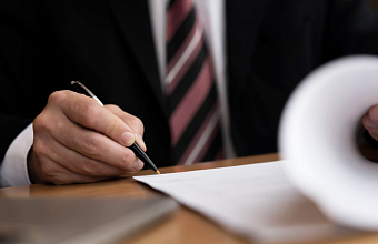 На Кубани прокуратура вернула матери погибшего участника СВО незаконно удержанные деньги