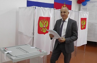 Глава Тихорецкого района проголосовал на выборах депутатов в Госдуму