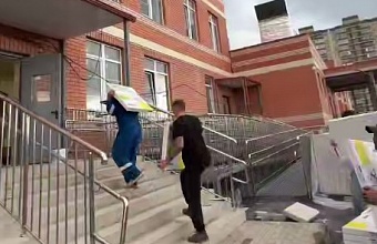 Глава Краснодара проверил ход строительства школы на ул. им. Летчика Позднякова