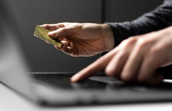 Мошенники стали рассылать опасные открытки на 8 Марта