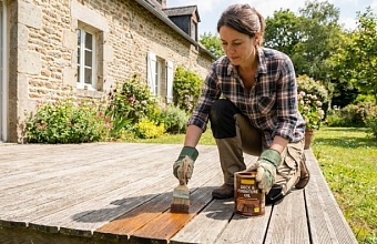Масло для деревянного пола и лестниц: где оно выигрывает у эмали и когда стоит поискать альтернативу