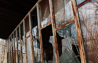 Обломки БПЛА повредили пять домов в Северском районе Кубани 