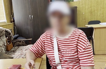 В Армавире сотрудники полиции и банка не дали пенсионерке перевести 5 млн руб. мошенникам