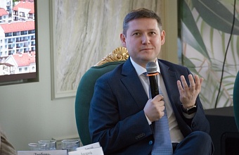 Алексей Юртаев: На Кубани на конец 2025 г. зарегистрировано 15,4 тыс. организаций с гостиничными услугами 