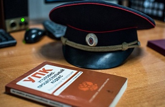 В Адлере задержали мужчину, который пытался вскрыть автомобили