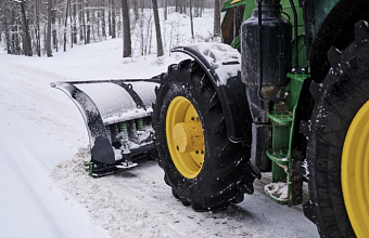 В Краснодарском крае региональные трассы очищают от снега