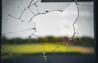 В ст. Бриньковской во дворе частного дома упали обломки БПЛА