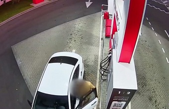 В Сочи пьяный мужчина угнал автомобиль и пытался скрыться от полиции