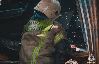 На Кубани тушат два очага пожара после атаки БПЛА