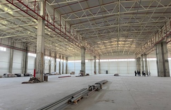 В Краснодаре приступили к сносу незаконного ангара для лодок