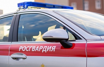 В Ейске задержали мужчину по подозрению в уличном грабеже