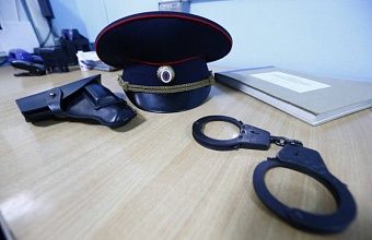 В Краснодаре мужчина напал с ножом на посетителей ТЦ
