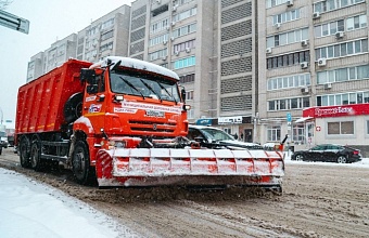 Для расчистки улиц от снега в Краснодаре задействуют 49 единиц техники