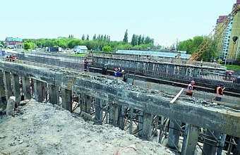  Bridge Reconstruction Moves into New Phase
