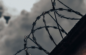 Сочинец украл куртку и зонт в медцентре, чтобы сделать подарок подруге